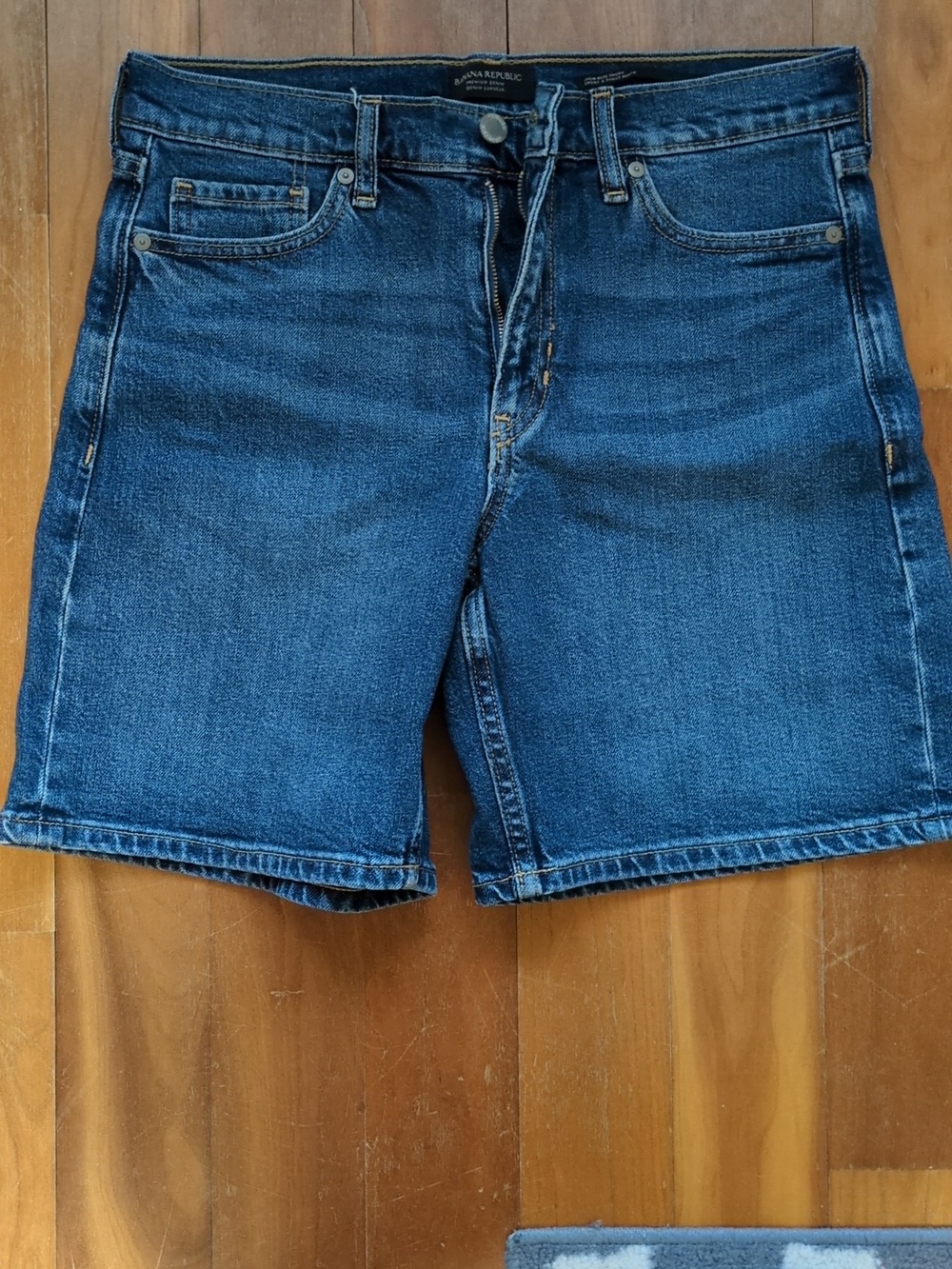 Banana Republic Premium Denim High Rise Short Size 27